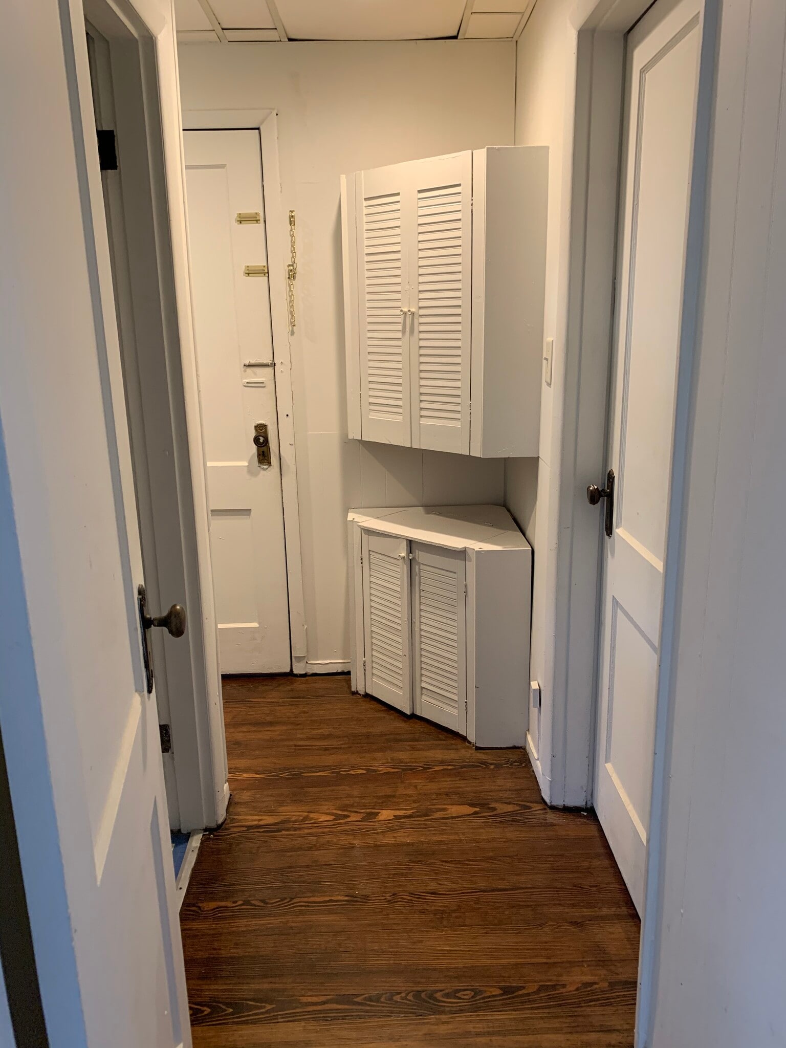 Hallway - 3639 Amberson Ave