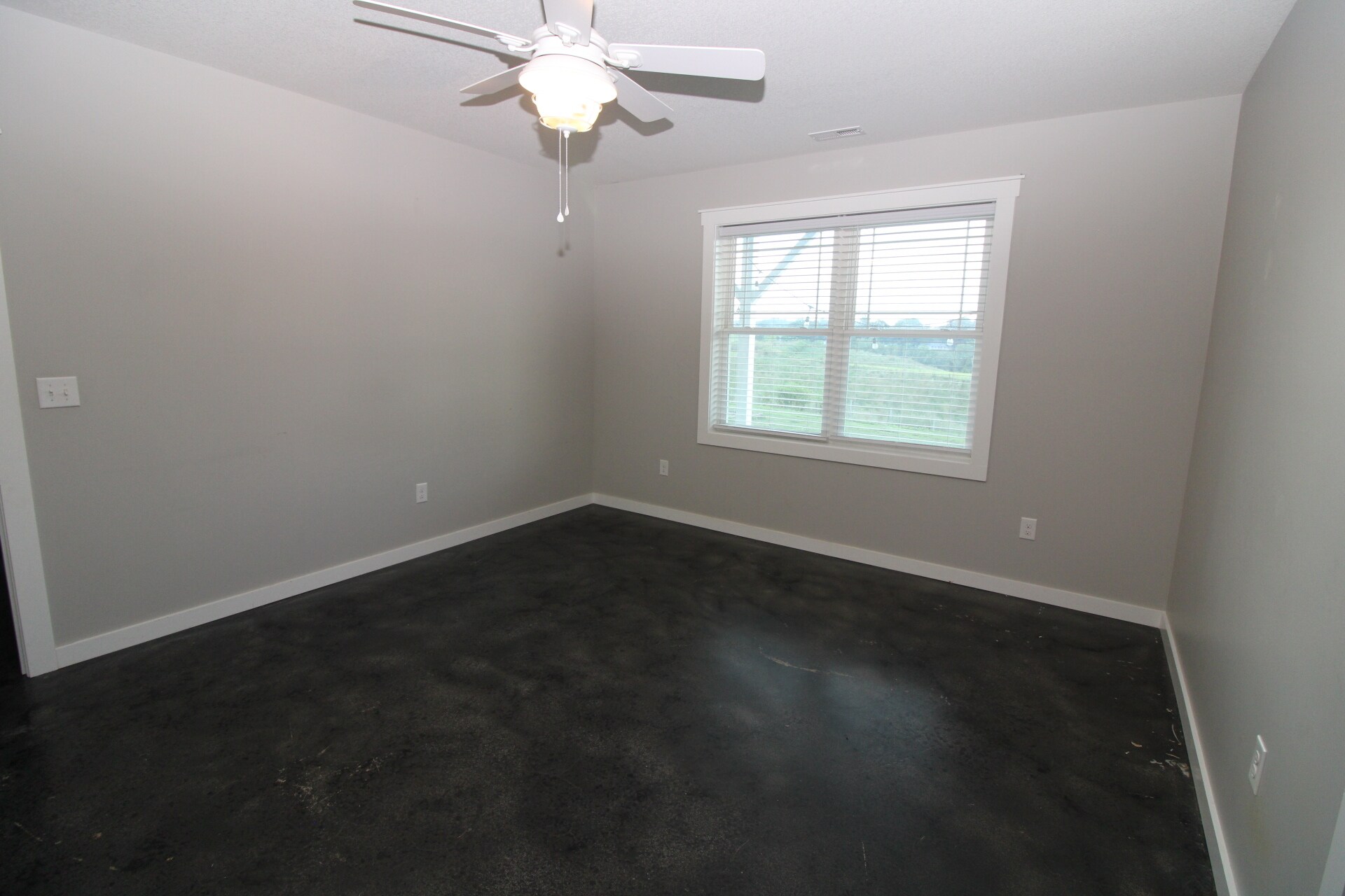 Building Photo - 1355 Bear Creek Rd