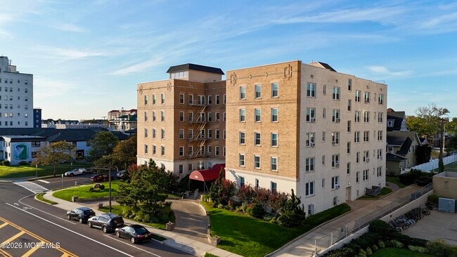 Building Photo - 500 Deal Lake Dr