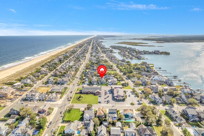 Building Photo - 45 Strickland St