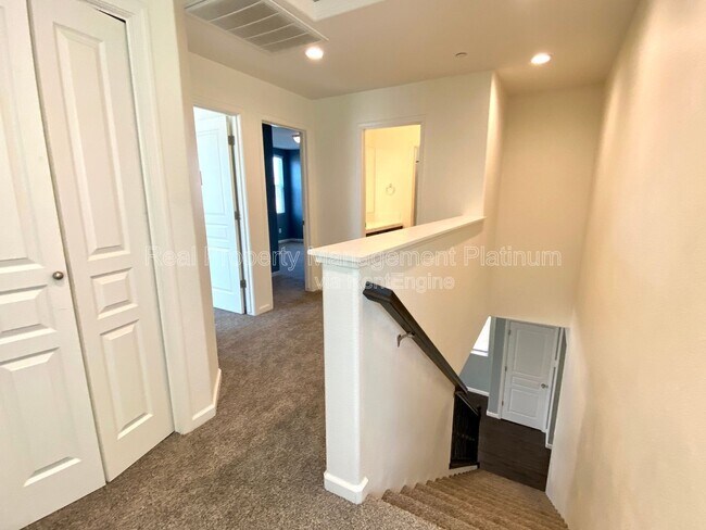 Building Photo - 2534 Mustang Dr