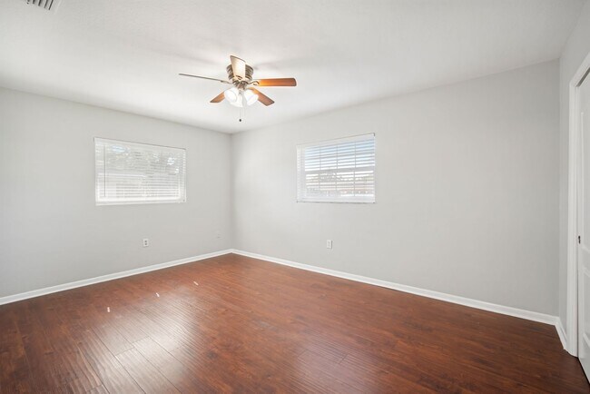 Building Photo - Beautifully Updated Clearwater Home with M...