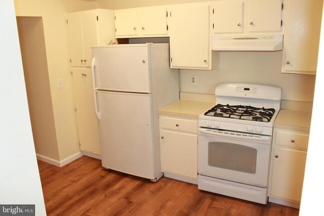 Building Photo - 5091 Beech Ct