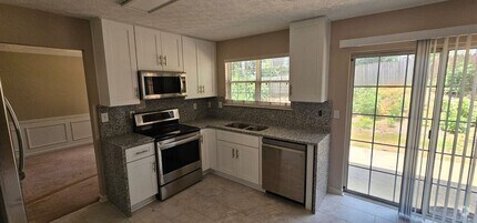 Building Photo - Beautiful house in Legacy Park with brand ...