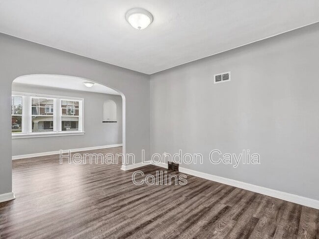 Building Photo - 5951 Park Ln