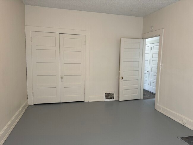 Building Photo - 1421 Grand Ave