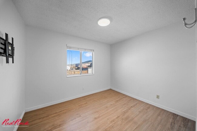 Building Photo - Warm, and Inviting Home in Cedar City!