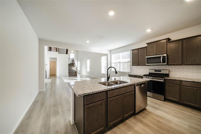 Building Photo - Elegant 4-bedroom 4-bath in McKinney