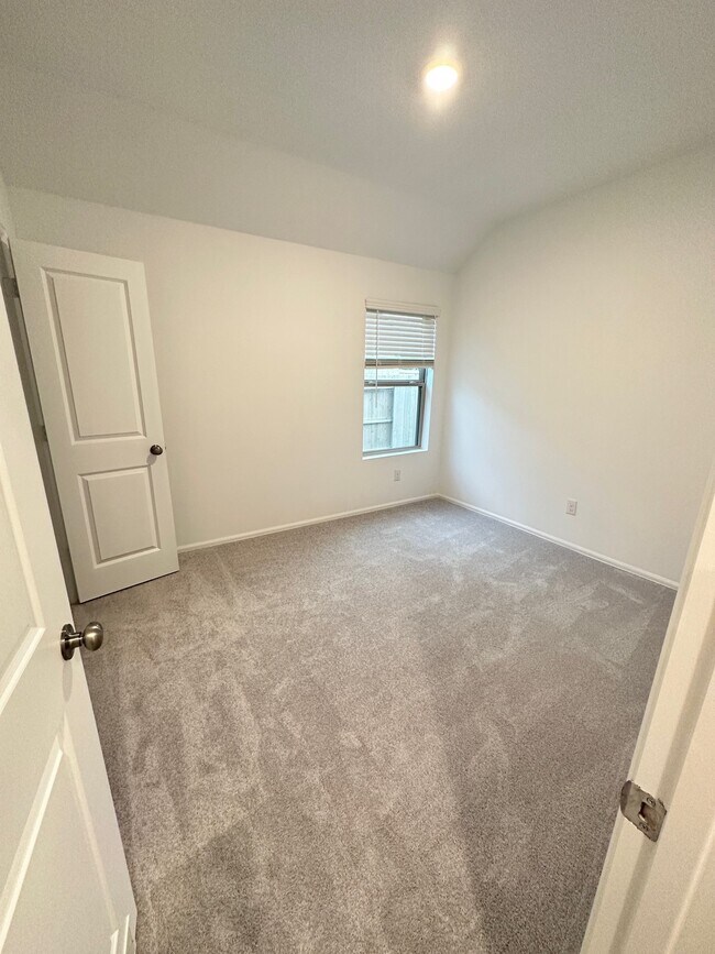 Building Photo - 5804 Knox Lndg Dr