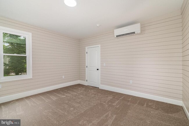 Building Photo - 4910 Earl Dr