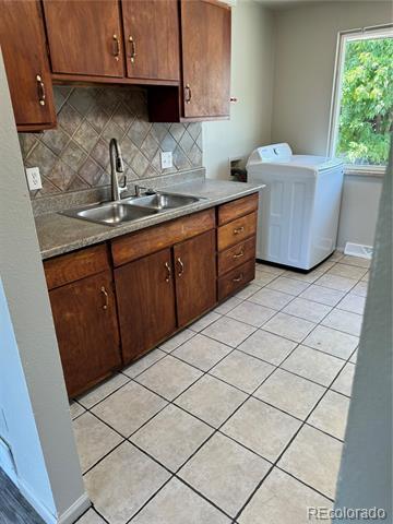 Building Photo - 715 Tennyson St