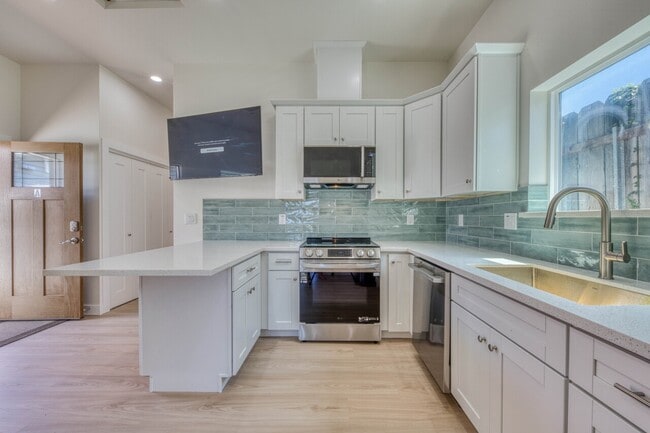 Building Photo - 3052 Eddy Cir