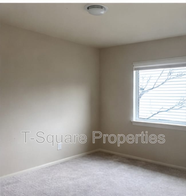 Building Photo - 7506 18th St SE