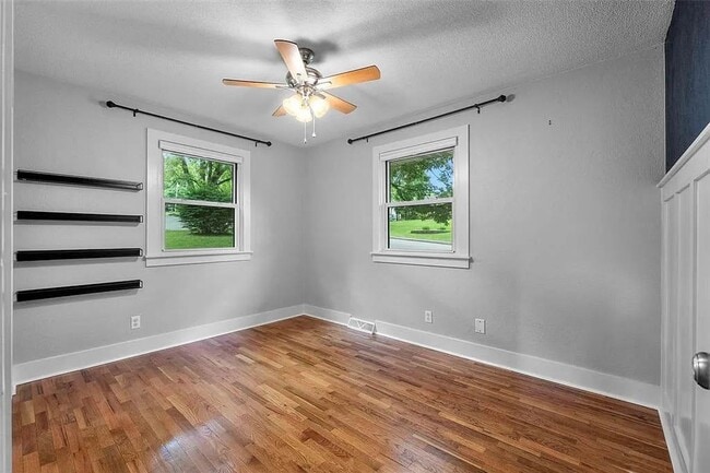 Building Photo - Updated Home In Cape Girardeau