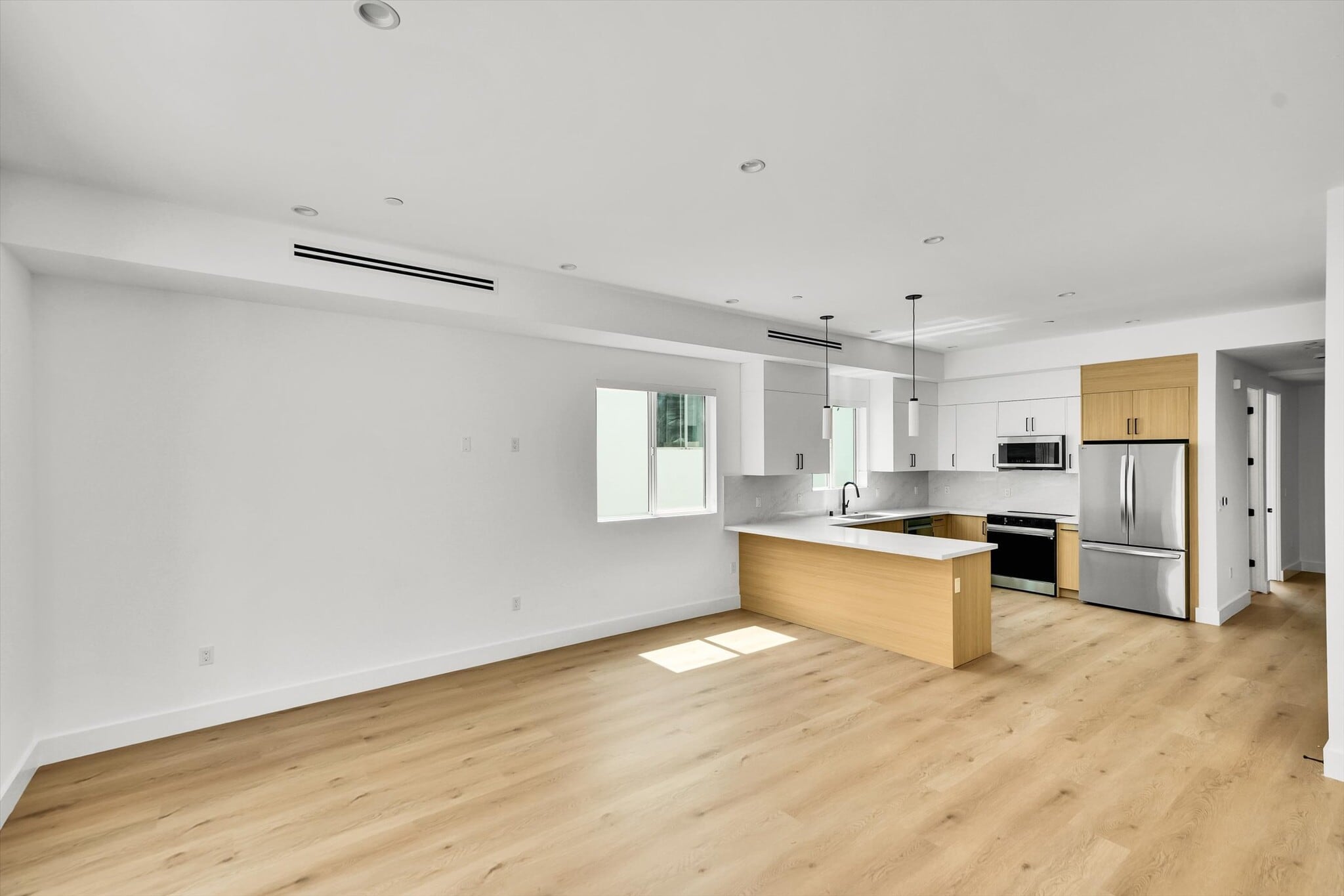 Building Photo - 5024 Cahuenga Blvd