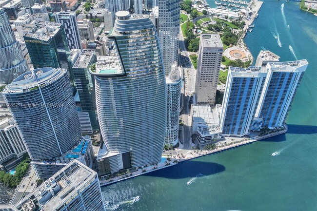 Primary Photo - 300 Biscayne Blvd Way