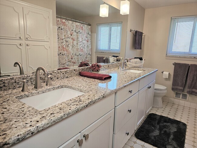 Building Photo - 53416 Tundra Dr