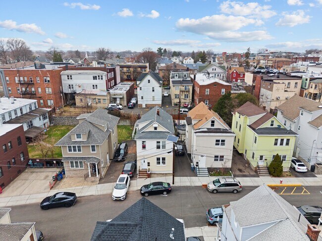 Building Photo - 3 Edison Pl