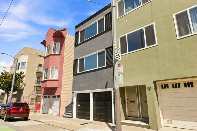 Building Photo - 507 Potrero Ave