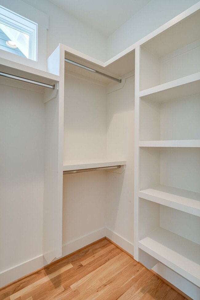 Building Photo - Partially Furnished Beauty