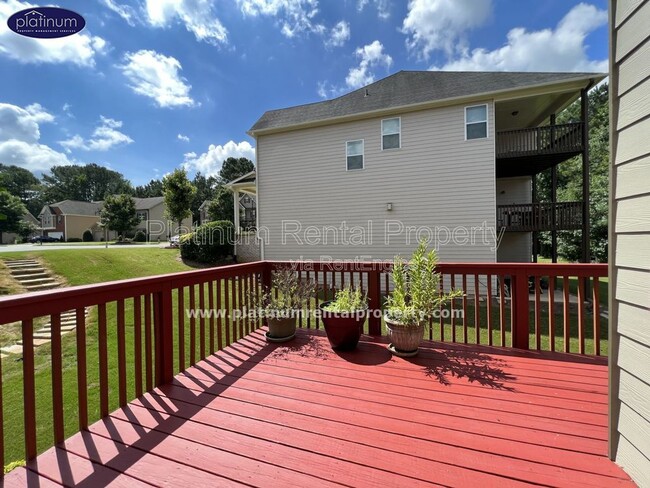 Building Photo - 3080 Whitfield Ave