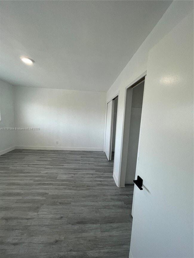 Building Photo - 316 Surfside Blvd