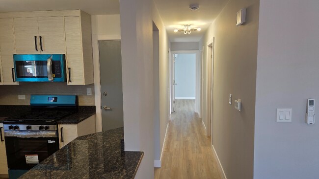 Building Photo - 8023 W Churchill Ave