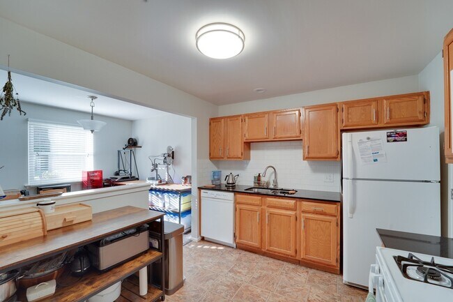 Building Photo - 160 Stirling Ln