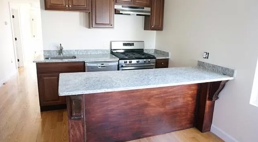 Building Photo - 21 Weitz St