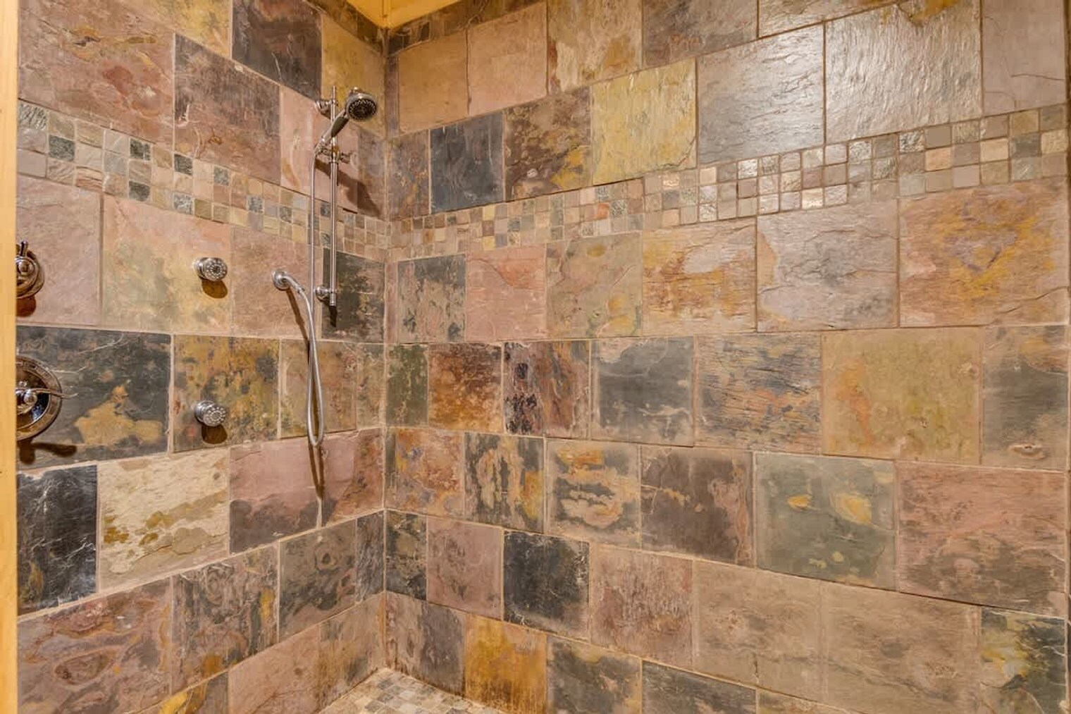Building Photo - 5151 Riversong Way