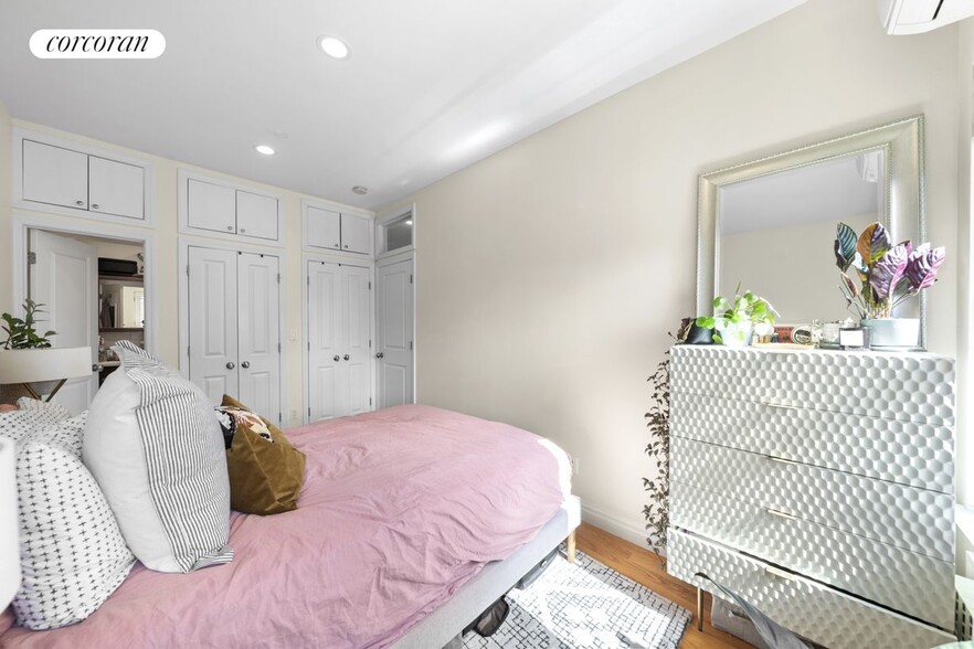 Building Photo - 272 Dean St