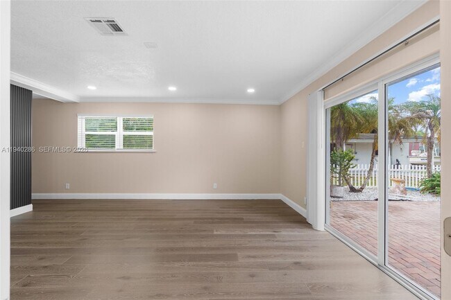 Building Photo - 7601 NW 82nd Terrace