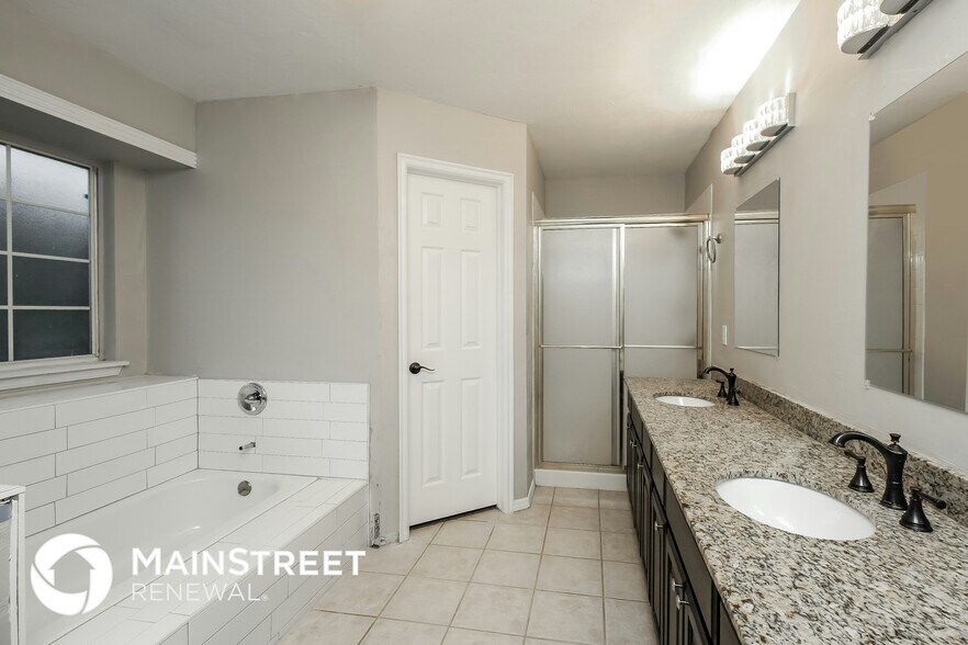 Building Photo - 4212 NW 146th Terrace