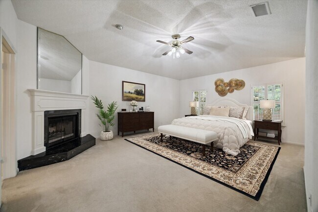 Building Photo - 2125 Bering Dr