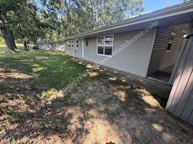 Building Photo - 1016 Kentwood Dr