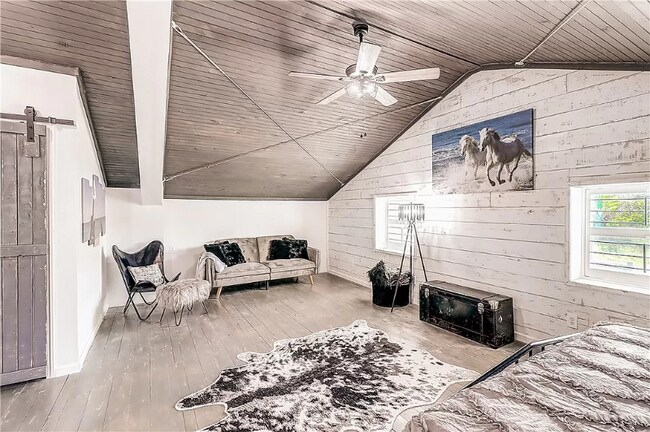 Building Photo - 1312 N Verne St