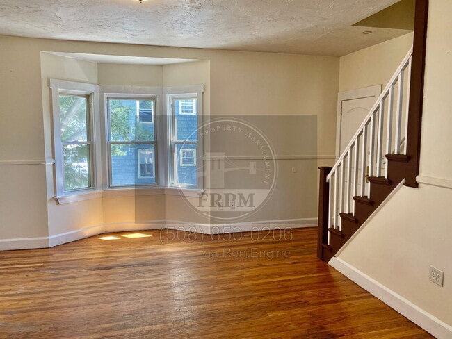 Building Photo - 118 Seabury St