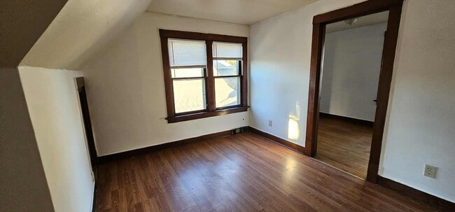 Building Photo - 2011 Monroe St