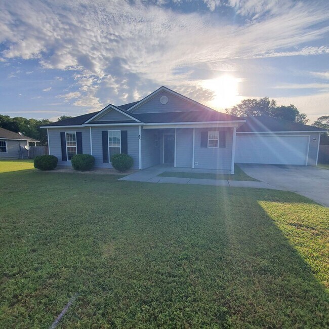 Primary Photo - Tranquil Oasis: Spacious 4BR Home with Mod...