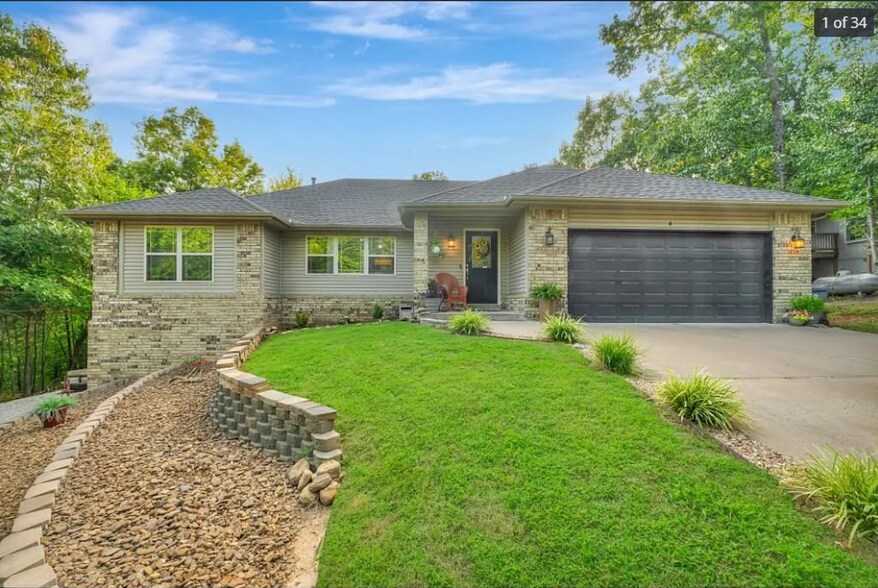 Primary Photo - 4 Blenheim Ln