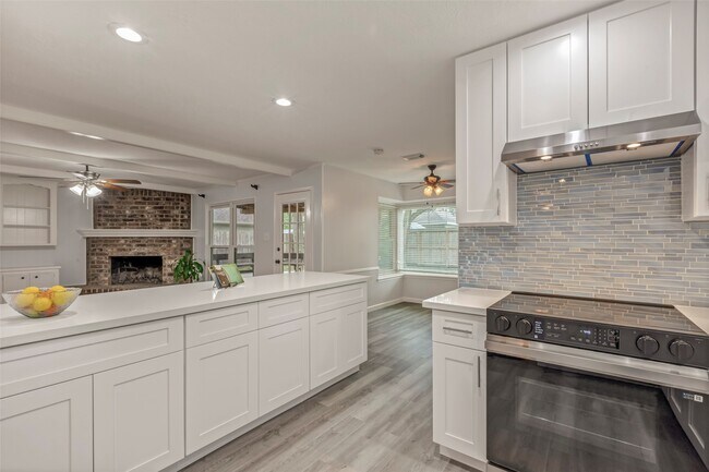 Building Photo - 12615 Retreat Trail