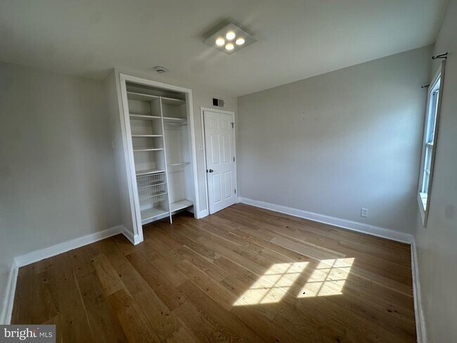 Building Photo - 120 Lebbie Ln