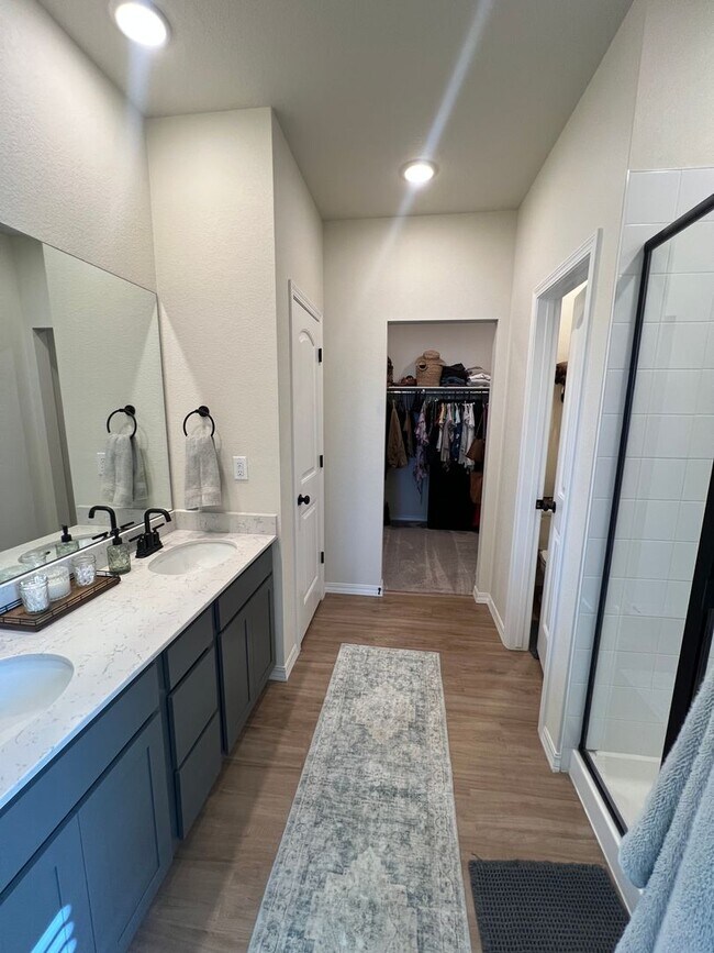 Building Photo - Immaculate 3 Bedroom Ranch Home Close to P...