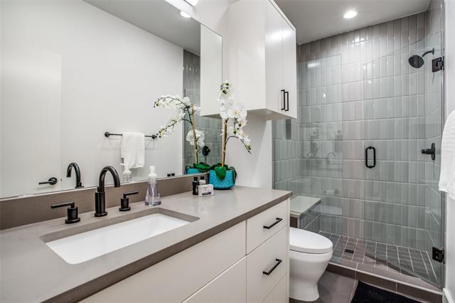 Building Photo - 3226 Rosedale Ave