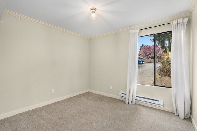 Building Photo - Coming soon - 2BR/1.5BA Condo in Kirkland
