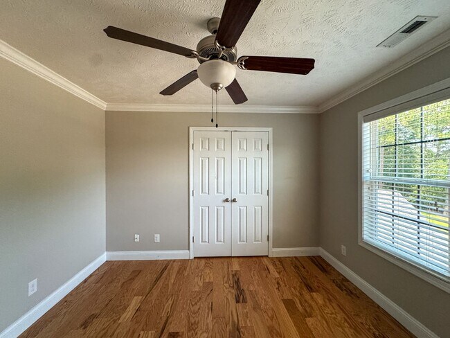 Building Photo - Beautiful 4 Bed 2.5 Bath Home in Raeford