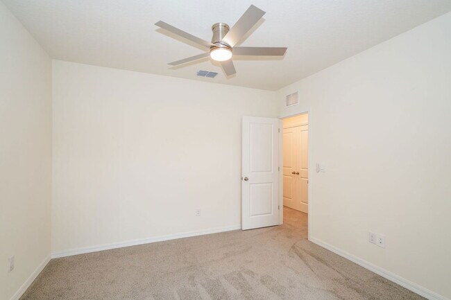 Building Photo - 11166 Crescent Deer Dr