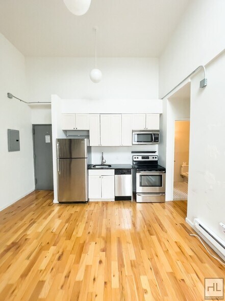 Building Photo - MELROSE STREET / Bushwick 3 Bed