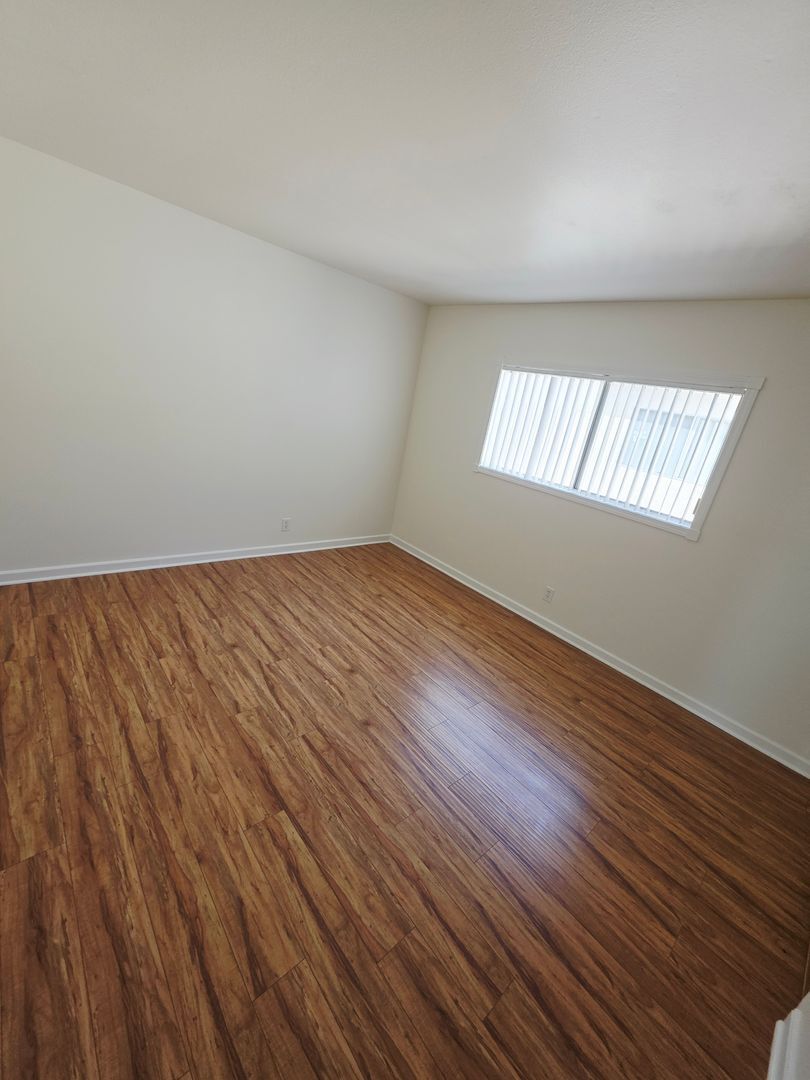 Building Photo - 12835 Kling St