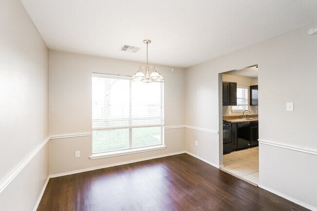 Building Photo - 627 Bold Ruler Dr